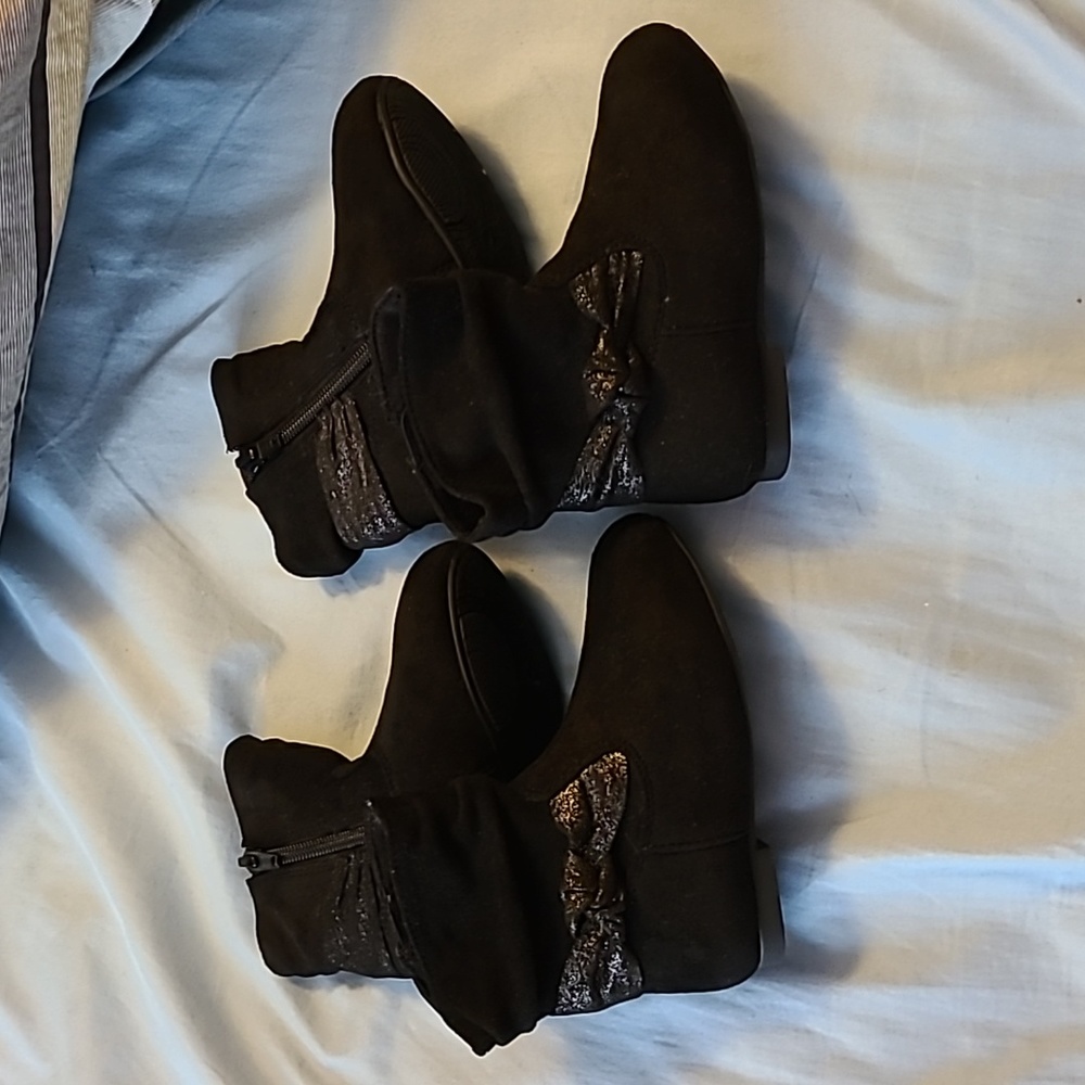 NWOT Black toddler boots